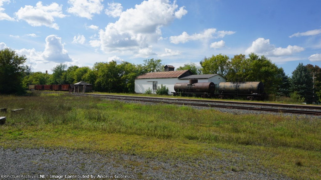 GATX 40015, SOO X632 or 40971 + Ballast Cars